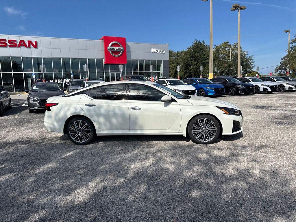 new 2025 Nissan Altima car