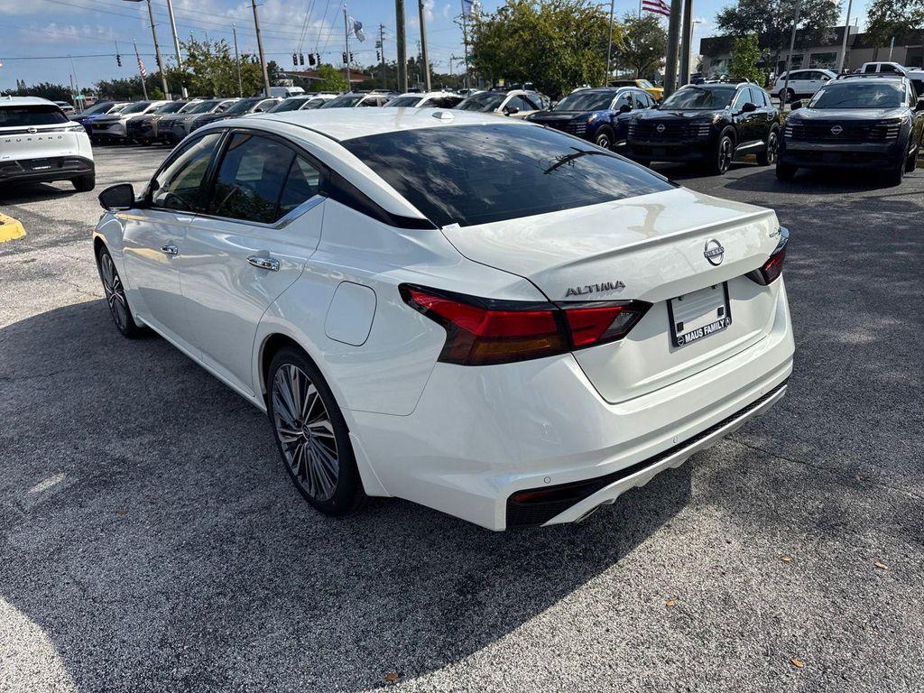 new 2025 Nissan Altima car
