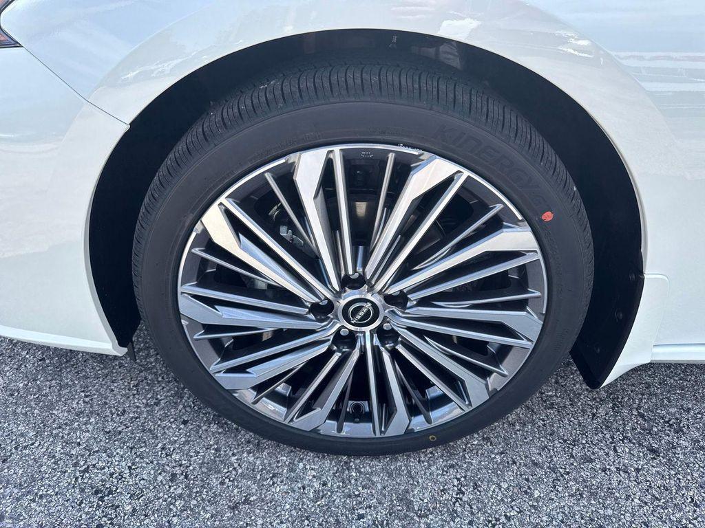 new 2025 Nissan Altima car