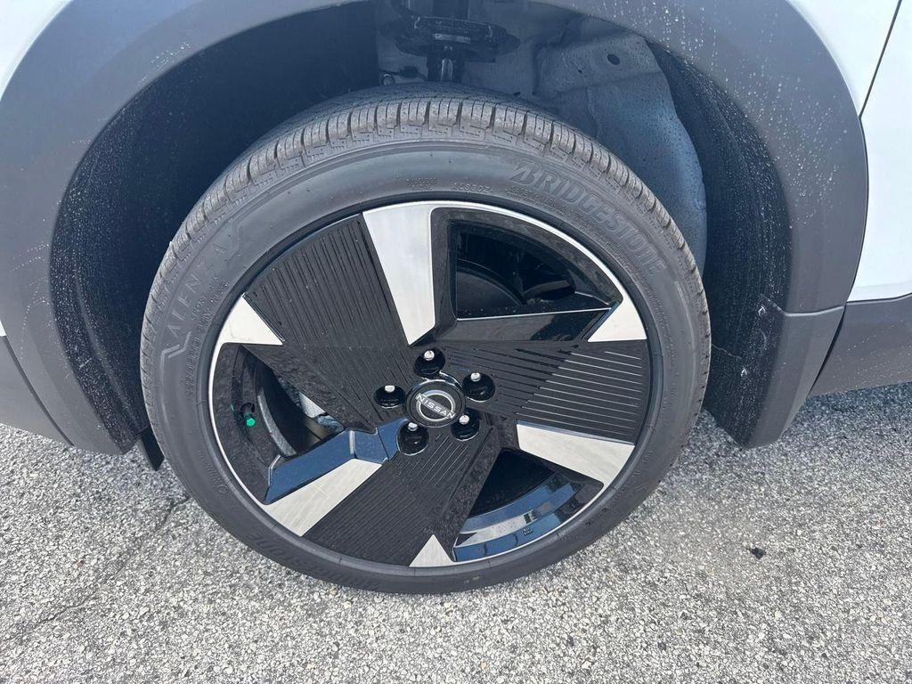 new 2025 Nissan Kicks car