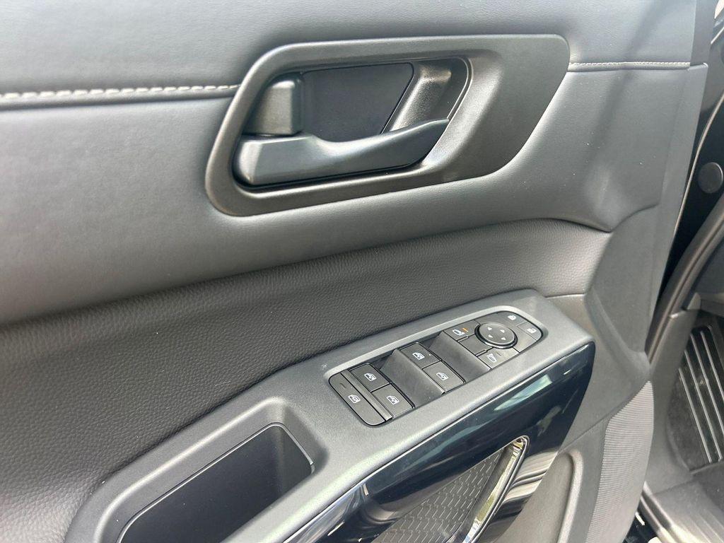 new 2025 Nissan Pathfinder car