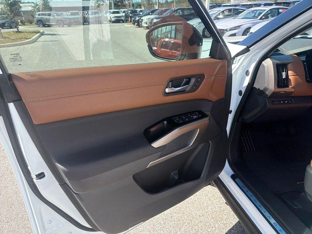 new 2025 Nissan Pathfinder car