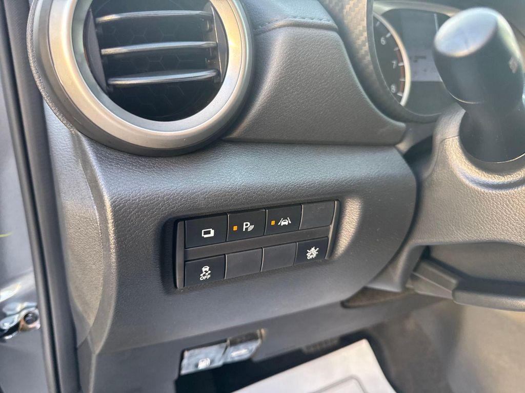 new 2025 Nissan Versa car