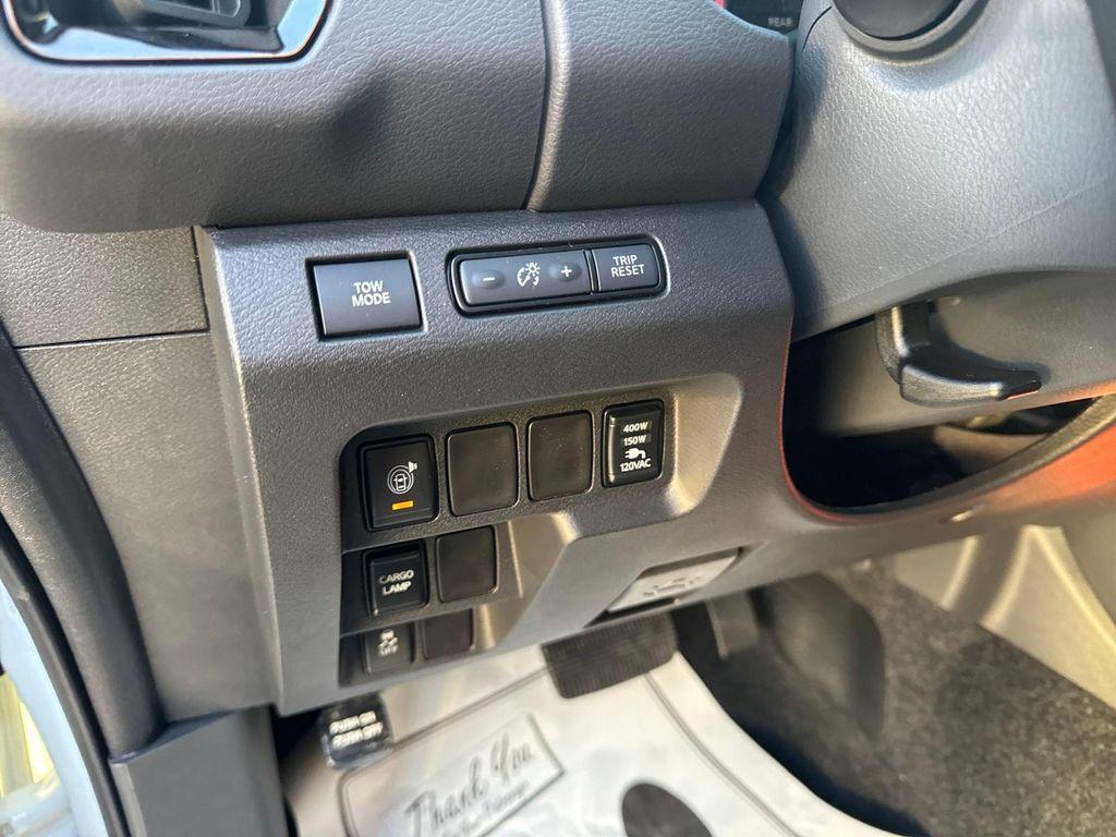 new 2025 Nissan Frontier car