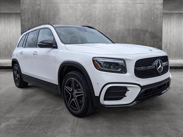 new 2024 Mercedes-Benz GLB 250 car, priced at $55,115