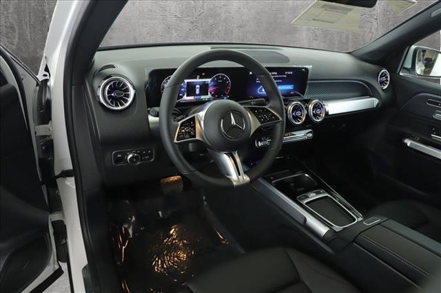 new 2024 Mercedes-Benz GLB 250 car, priced at $53,015