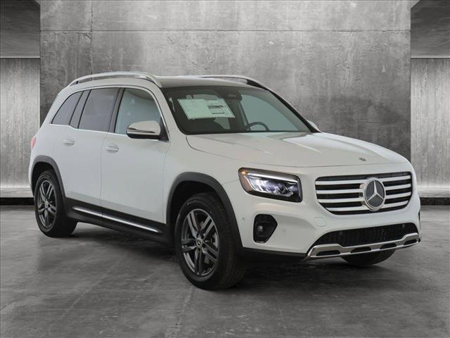 new 2024 Mercedes-Benz GLB 250 car, priced at $53,015