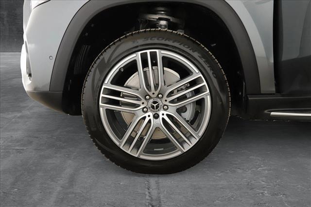 new 2025 Mercedes-Benz GLS 450 car, priced at $93,445