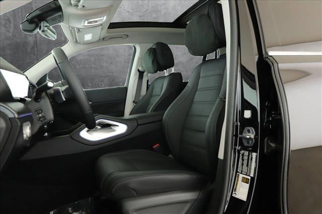 new 2025 Mercedes-Benz GLS 450 car, priced at $97,415