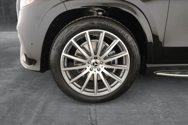 new 2025 Mercedes-Benz GLS 580 car, priced at $117,650