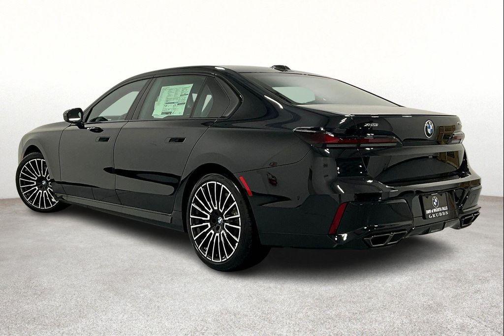 new 2025 BMW 760 car, priced at $129,400