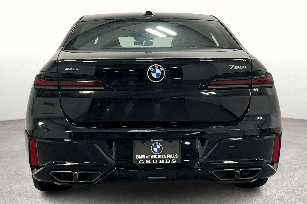 new 2025 BMW 760 car, priced at $129,400