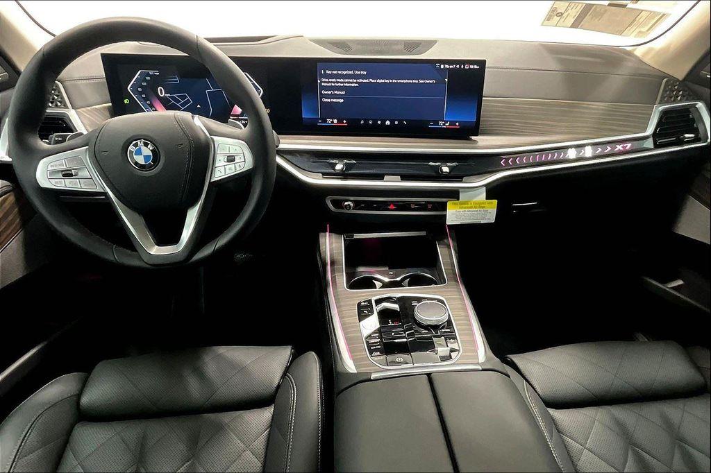 new 2025 BMW X7 car, priced at $90,450