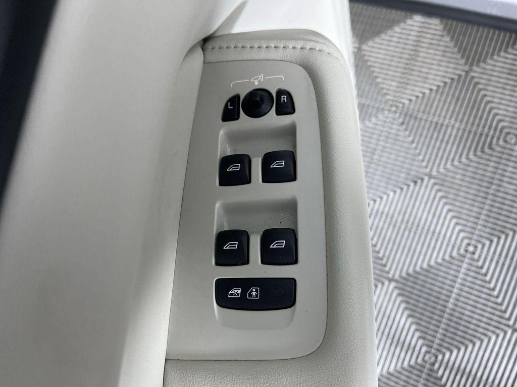 used 2022 Volvo XC60 car, priced at $33,681