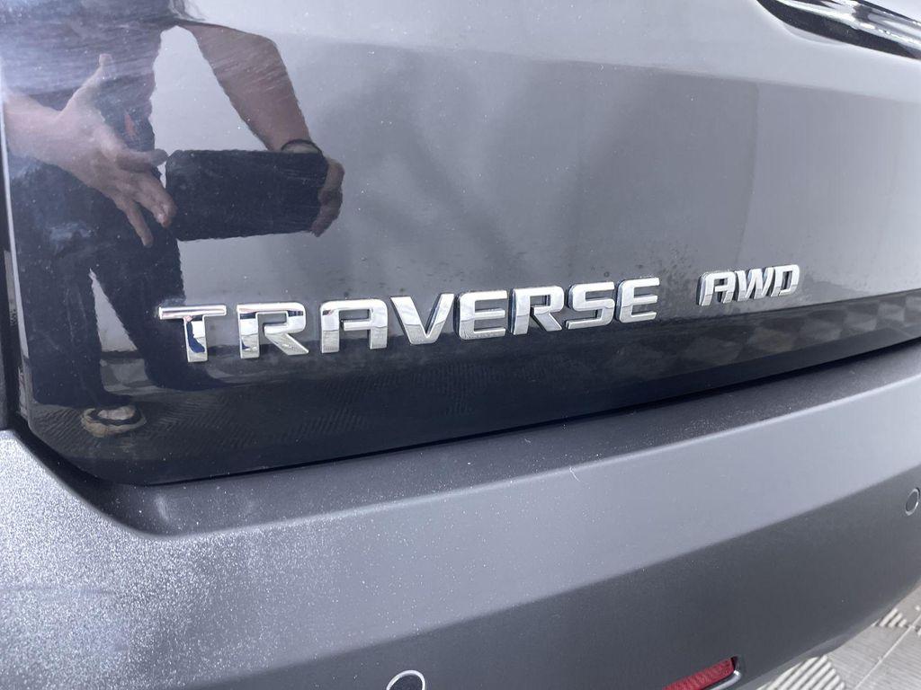 used 2023 Chevrolet Traverse car, priced at $29,381