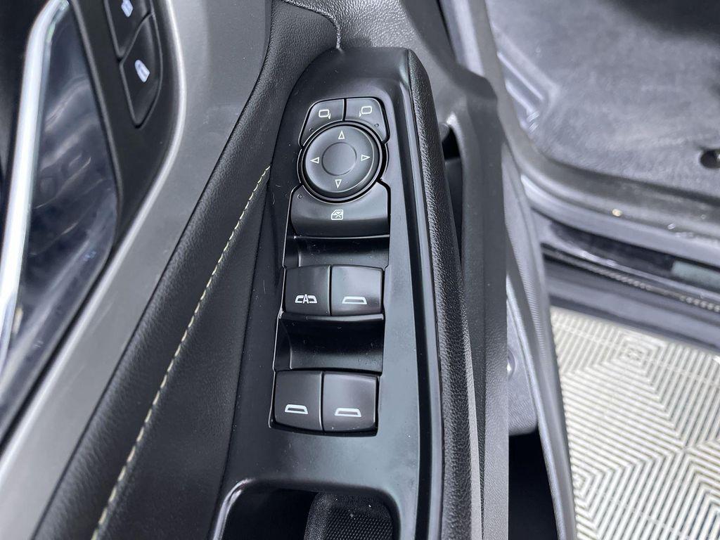 used 2023 Chevrolet Traverse car, priced at $29,381