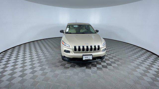 used 2015 Jeep Cherokee car, priced at $9,900