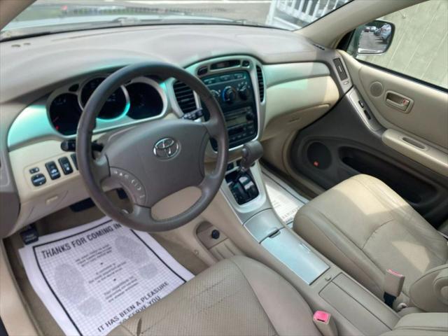 used 2004 Toyota Highlander car, priced at $8,990