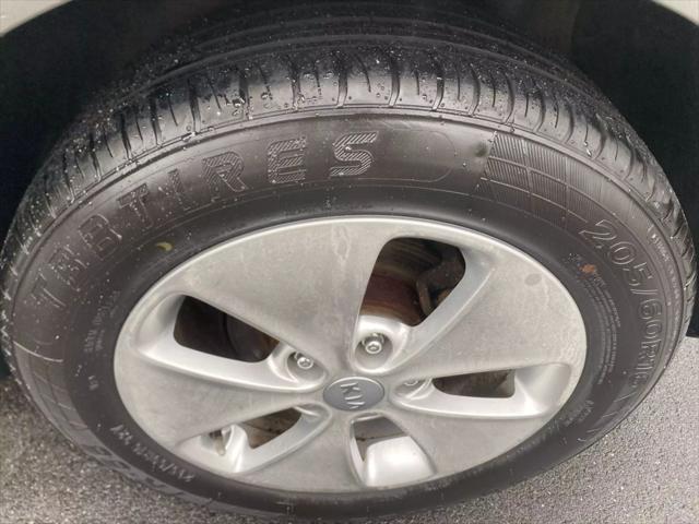 used 2015 Kia Soul car, priced at $4,990