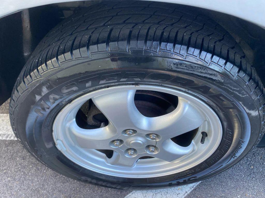 used 2004 Ford Taurus car, priced at $4,490