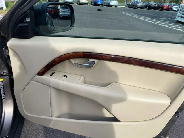 used 2009 Volvo XC70 car, priced at $8,995
