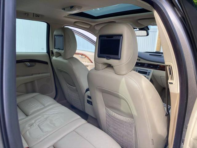 used 2009 Volvo XC70 car, priced at $8,995