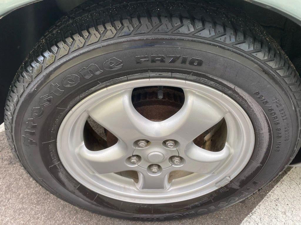 used 2006 Ford Taurus car, priced at $3,990