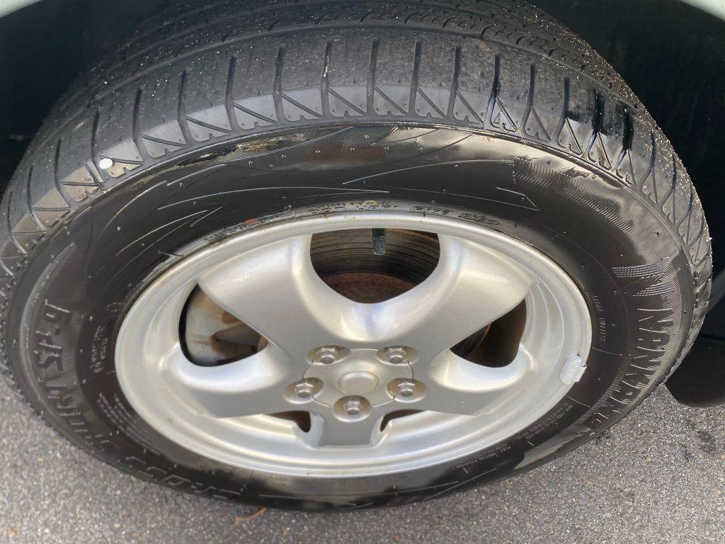 used 2006 Ford Taurus car, priced at $3,990