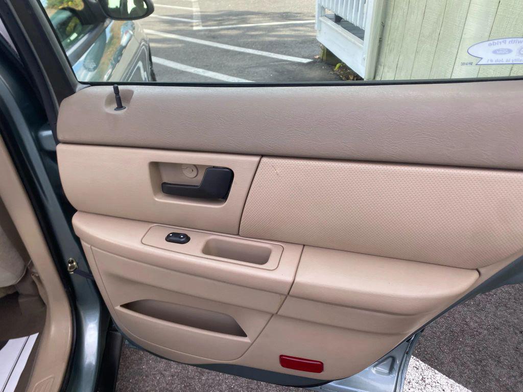 used 2006 Ford Taurus car, priced at $3,990