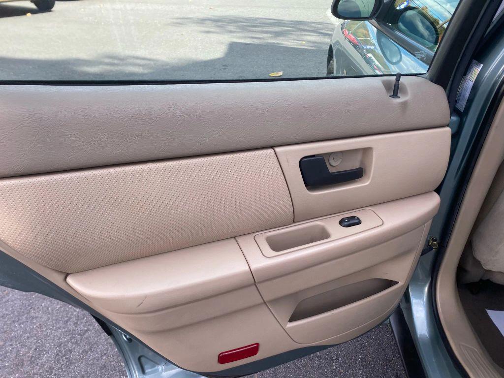 used 2006 Ford Taurus car, priced at $3,990