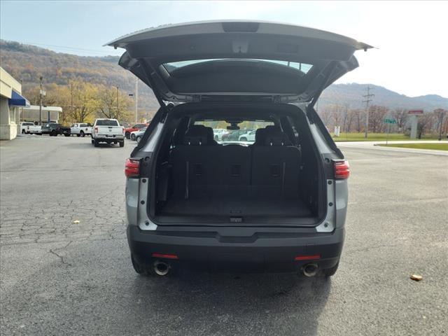 used 2023 Chevrolet Traverse car, priced at $31,995