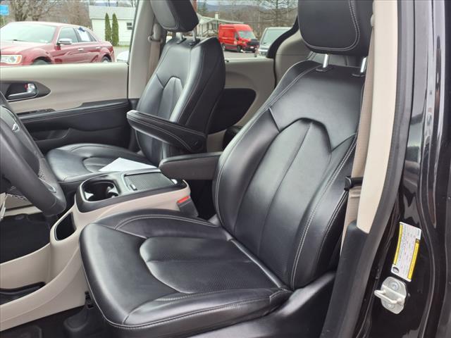 used 2023 Chrysler Pacifica car, priced at $23,995