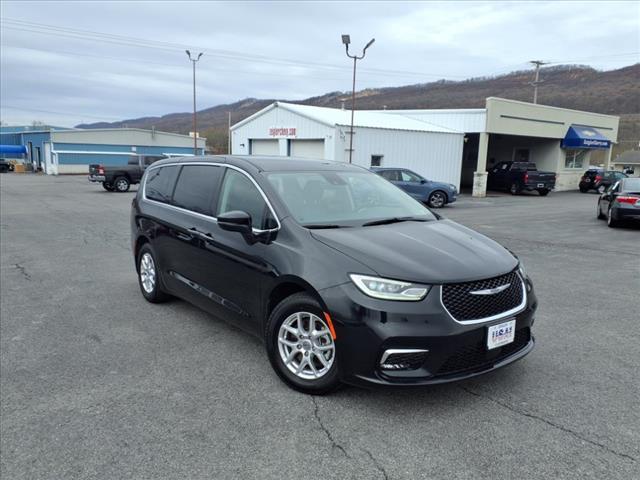 used 2023 Chrysler Pacifica car, priced at $23,495
