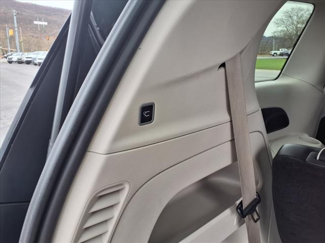 used 2023 Chrysler Pacifica car, priced at $23,995