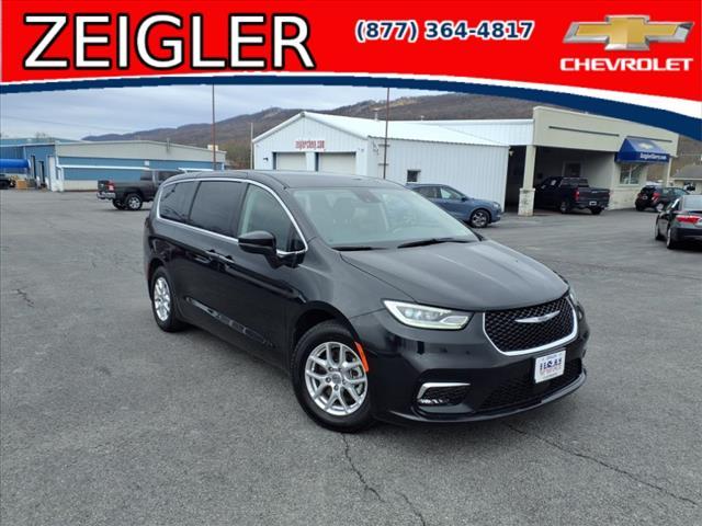 used 2023 Chrysler Pacifica car, priced at $24,495