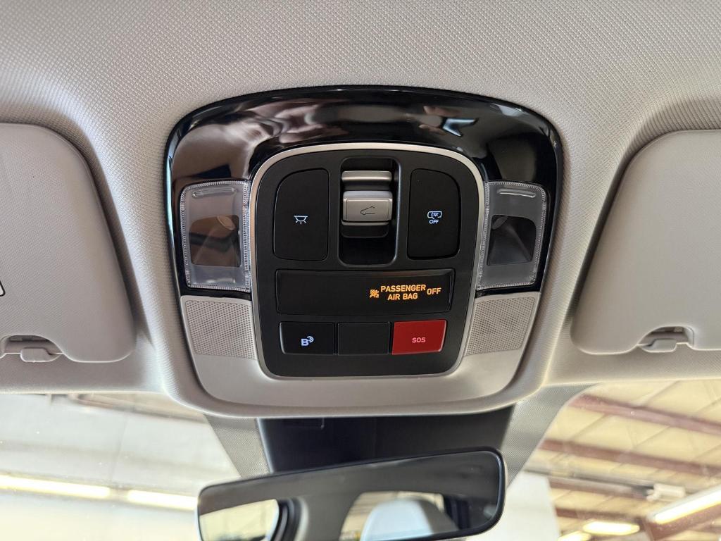 used 2025 Hyundai TUCSON Hybrid car, priced at $33,676
