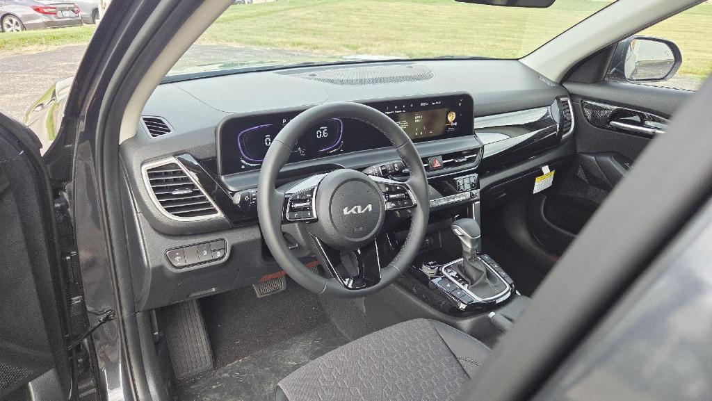 new 2025 Kia Seltos car, priced at $27,444