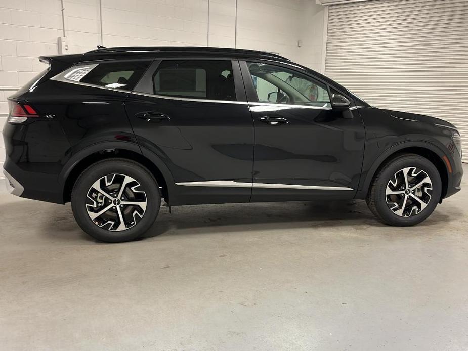 new 2025 Kia Sportage car, priced at $33,307