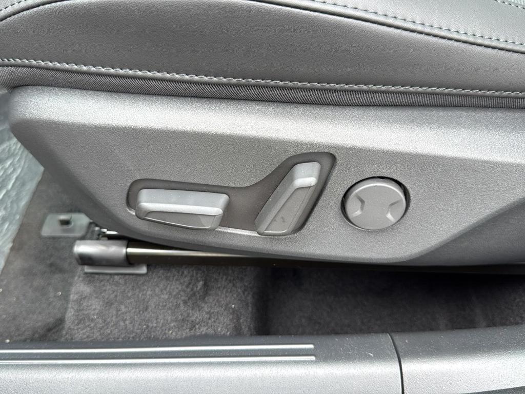 new 2025 Kia Niro car, priced at $33,212