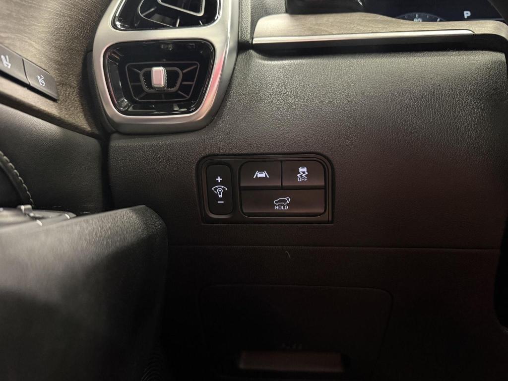 used 2022 Kia Sorento car, priced at $30,900