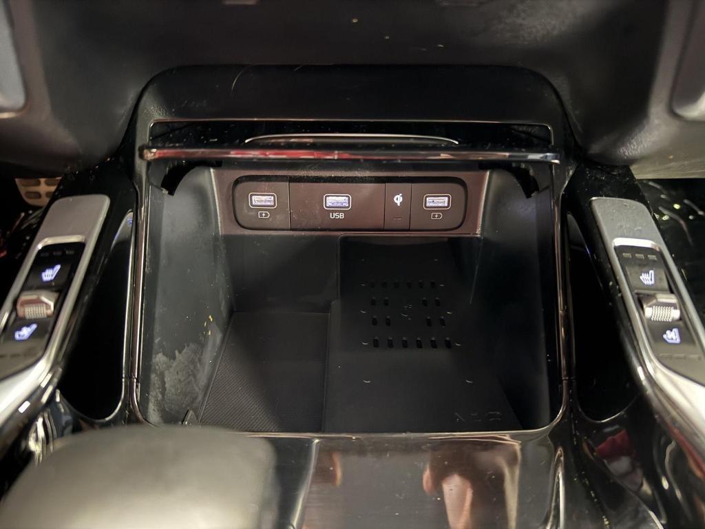 used 2022 Kia Sorento car, priced at $30,900