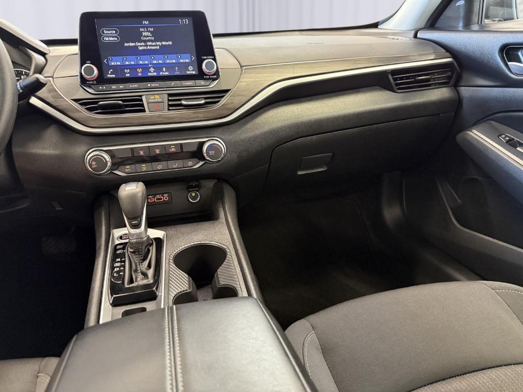 new 2025 Nissan Altima car, priced at $25,987