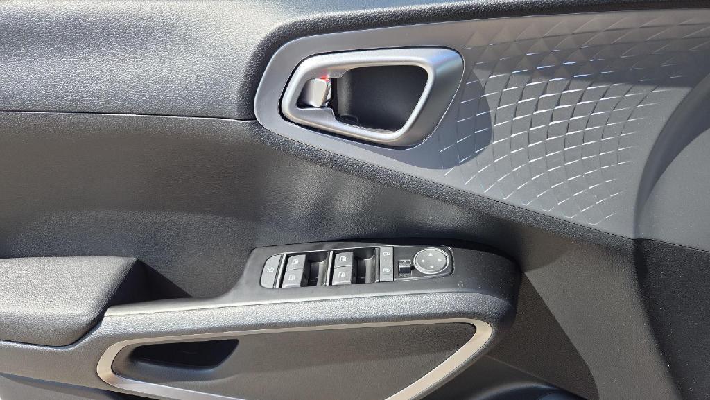 new 2025 Kia Soul car, priced at $21,686