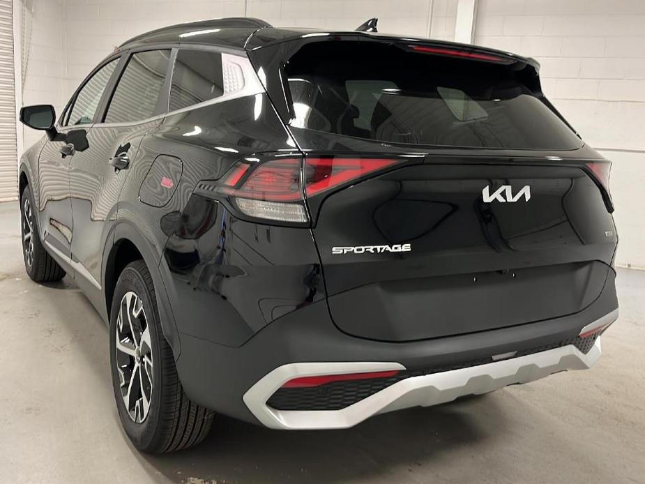 new 2025 Kia Sportage car, priced at $33,098