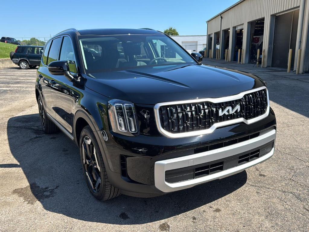 new 2025 Kia Telluride car, priced at $43,646