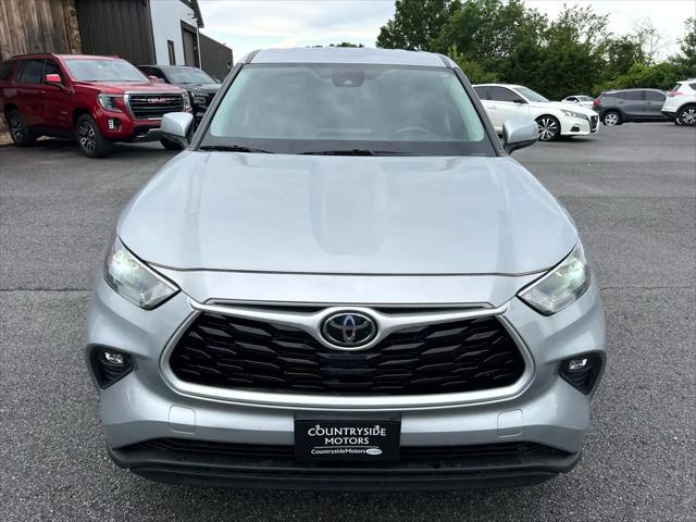 used 2023 Toyota Highlander car, priced at $30,700