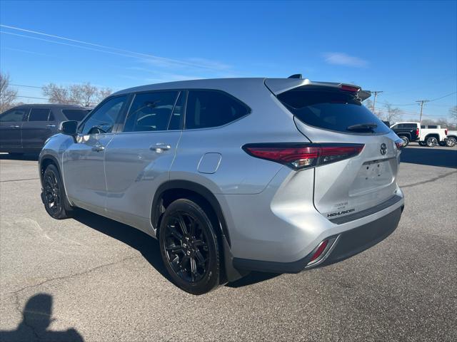 used 2023 Toyota Highlander car, priced at $33,200