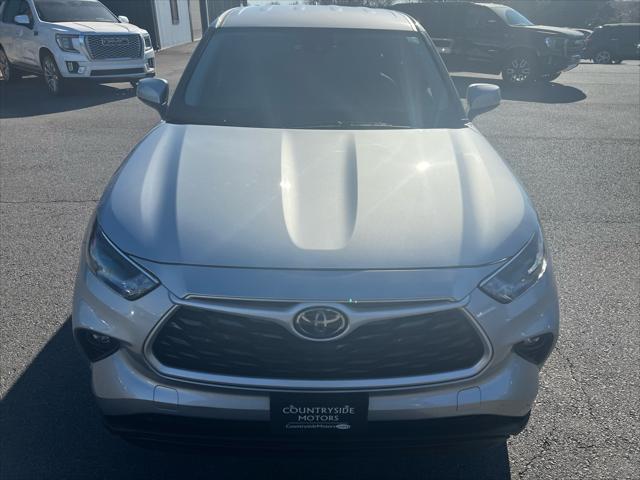 used 2023 Toyota Highlander car, priced at $33,200