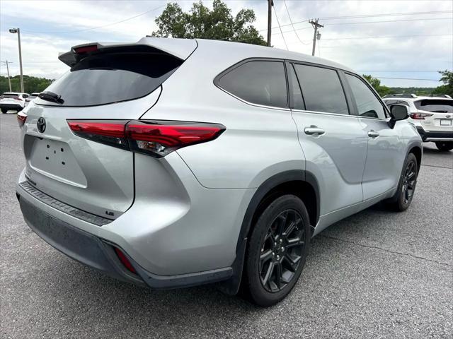used 2023 Toyota Highlander car, priced at $30,700