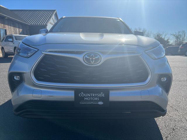 used 2023 Toyota Highlander car, priced at $33,200